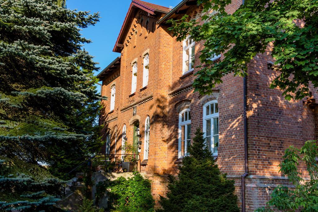 Готель Gutshaus Zietlitz Dobbin-Linstow Екстер'єр фото