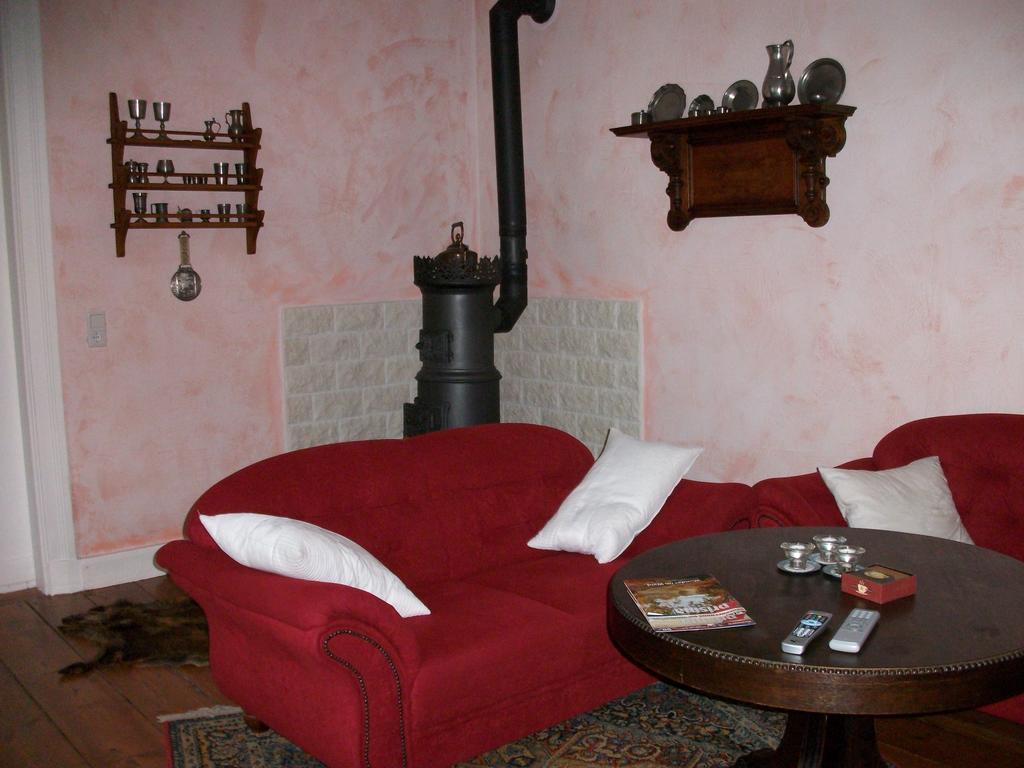 Готель Gutshaus Zietlitz Dobbin-Linstow Екстер'єр фото